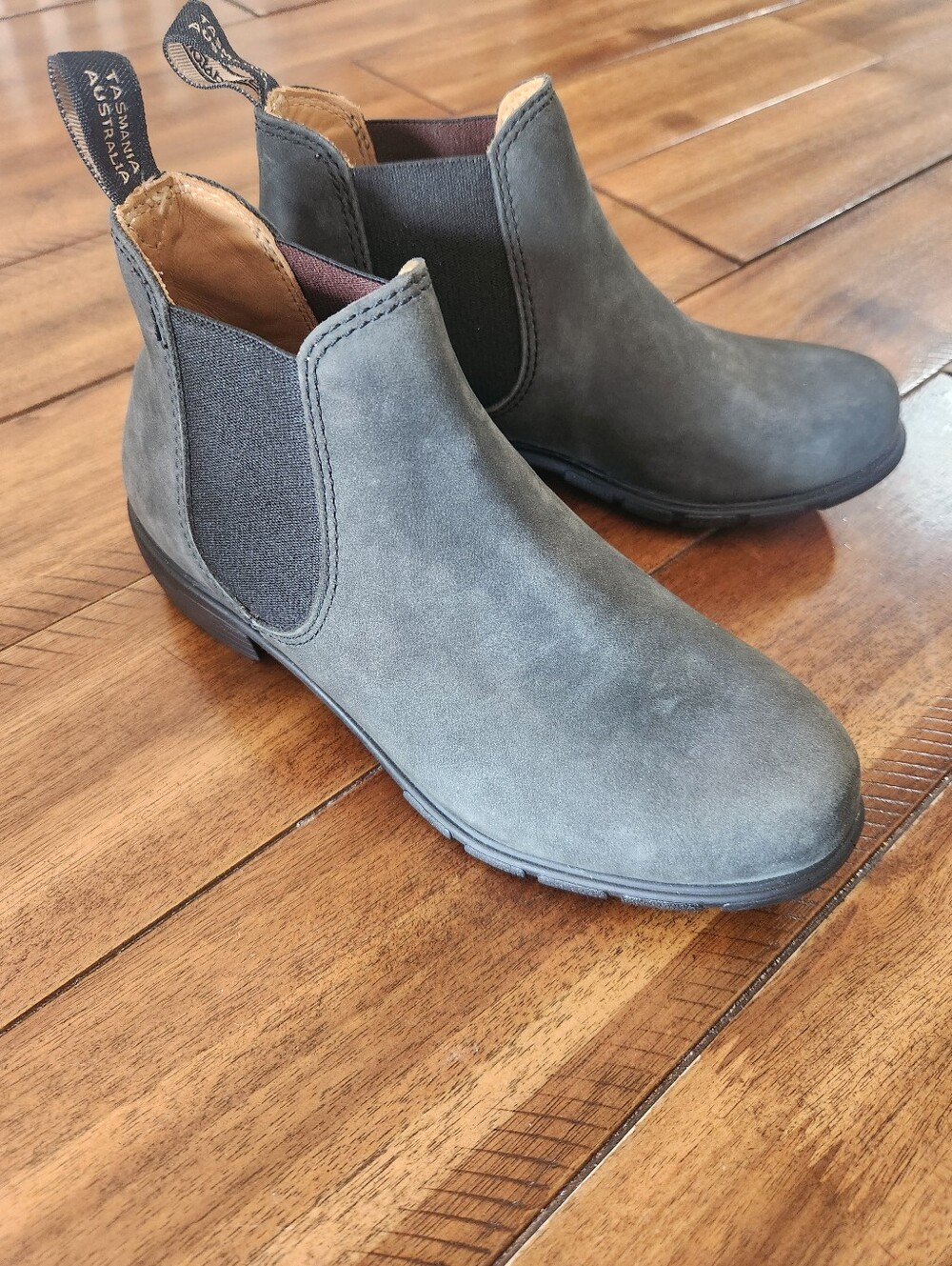 Blundstone Gray Chelsea Boots with Black Insole